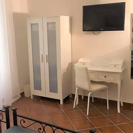 Almachiara Holiday home Rome